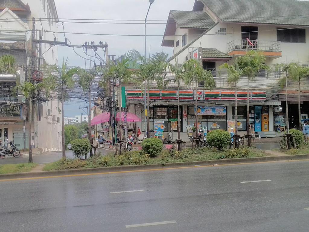 The Bed Hotel Pattaya Bagian luar foto